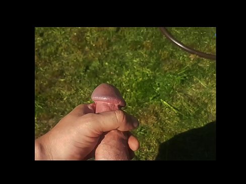 ❤️ Heta heta tjejen får sin rosa fitta knullad och kommer med en spruta i en sommarträdgård ❤️❌ Pornvideo at us